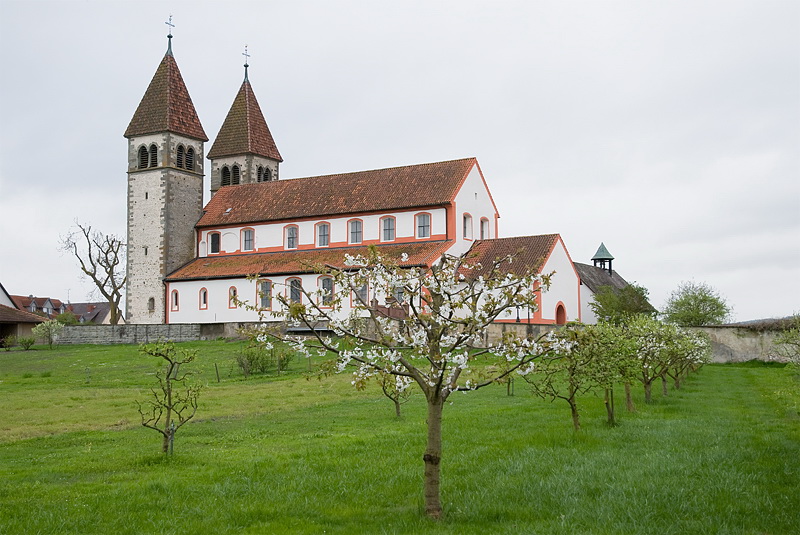 Haus  Südtirol D35_4182 als Smart-Objekt-1 Kopie.jpg - Haben uns am späten Nachmittag auf einen Rundgang begeben. Hier am Bodensee ist die Natur schon viel weiter als bei uns zu Hause.